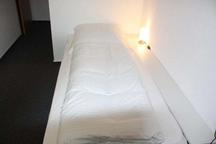 Room 17 of 41