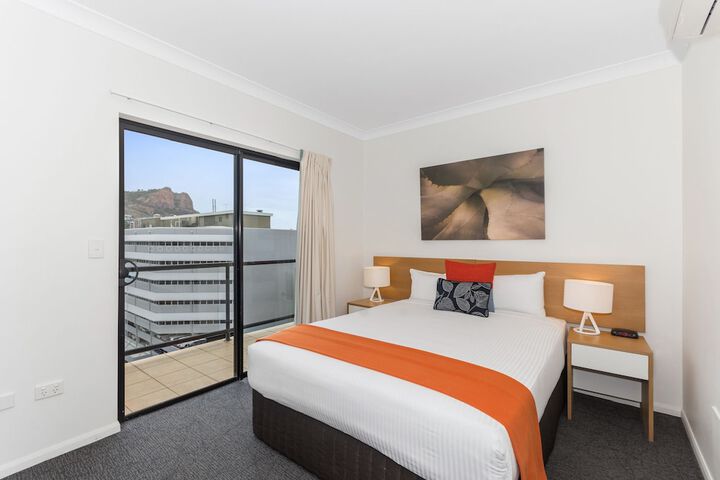 Room 4 of 14