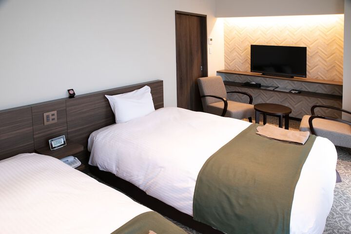 Room 7 of 48