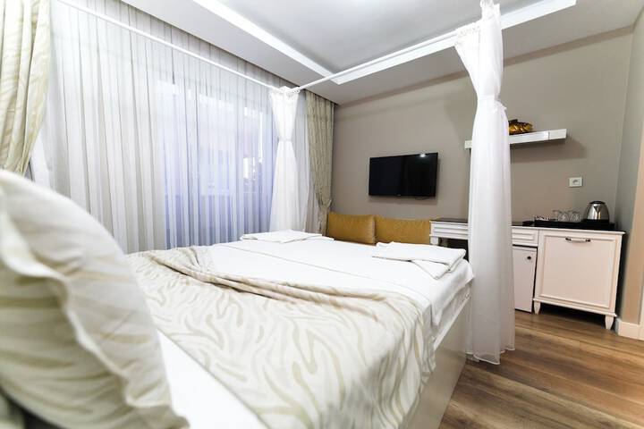 Room 52 of 131