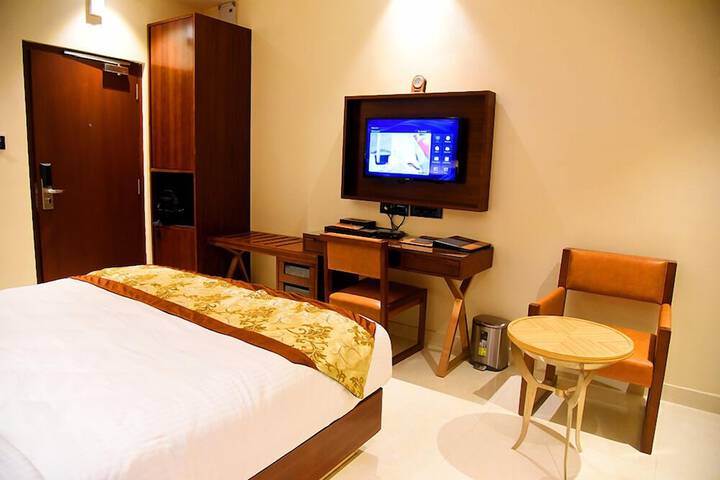 Room 8 of 38