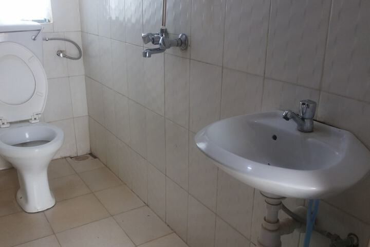 Room 25 of 63