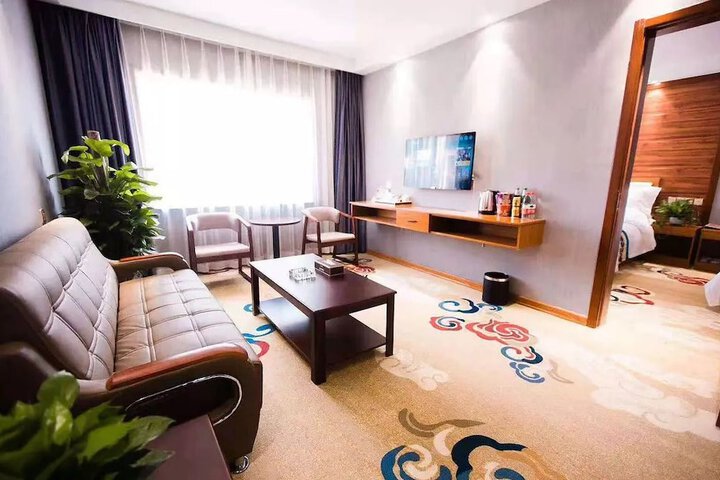 Room 12 of 82