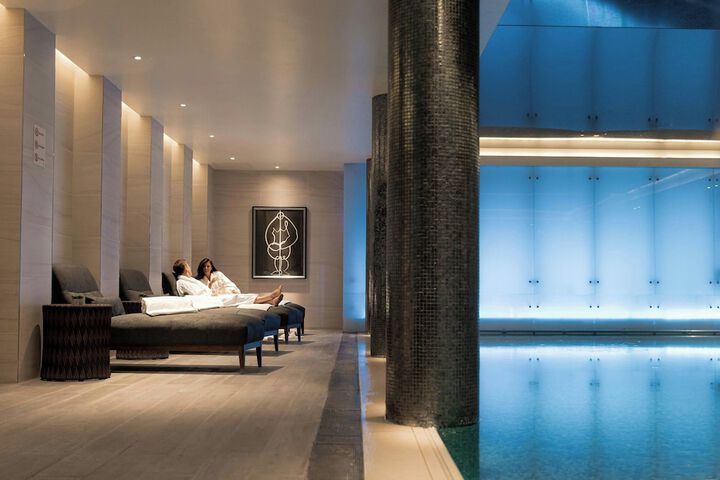 Hotel Pool