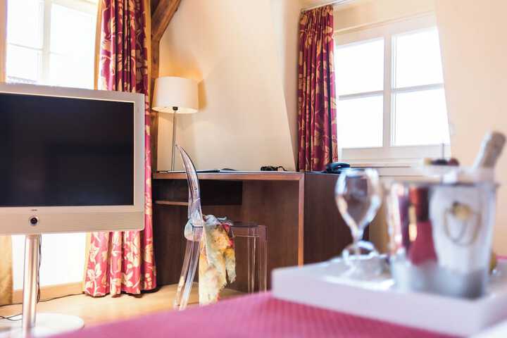 Room 14 of 306