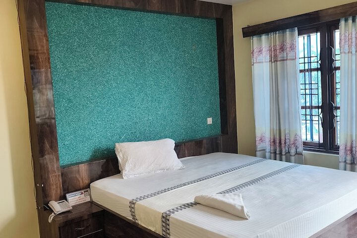 Room 8 of 22