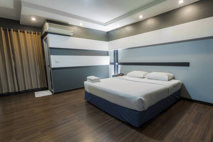 Room 2 of 36