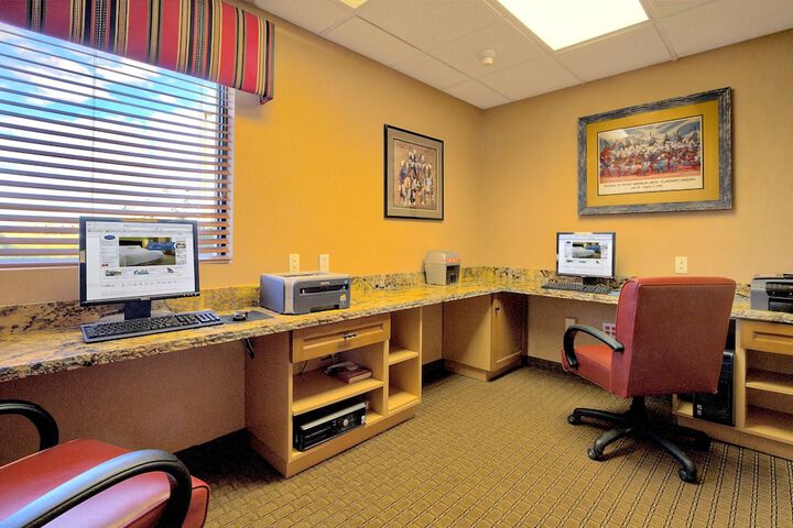 Business Center 60 of 69