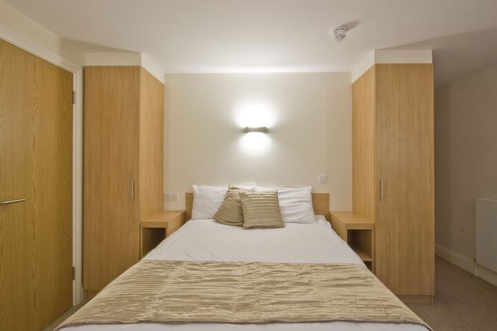 Room 4 of 35