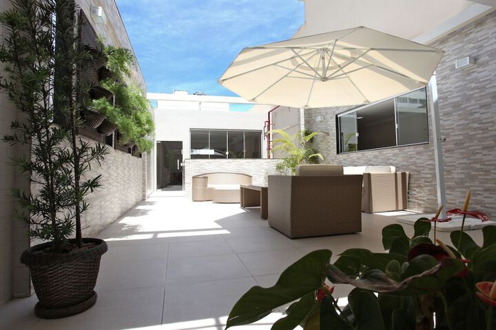 Pool Hotel