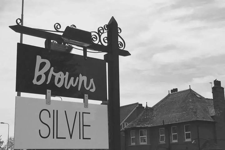 BROWNS