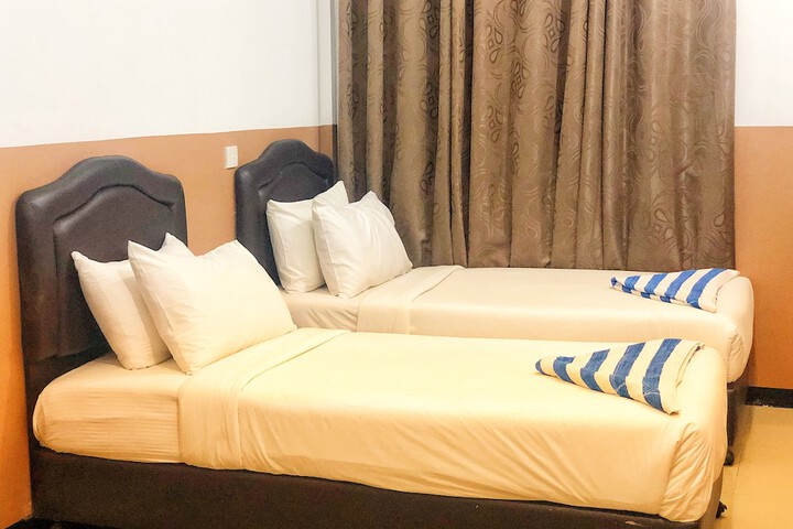 Room 5 of 28