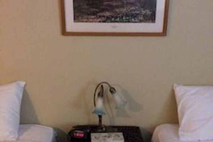 Room 15 of 36
