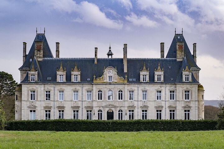Chateau de Tressé in Ombrée d'Anjo