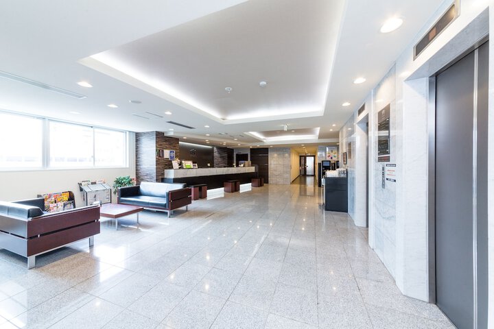 Entrance & Lobby