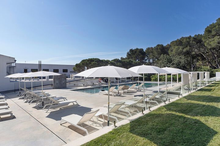 Pool Hotel
