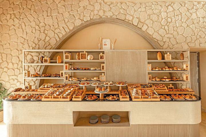 Dining 36 of 42
