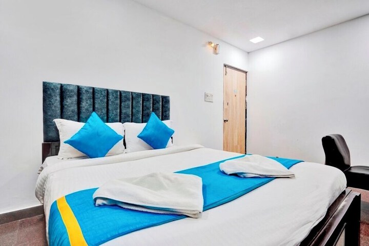 Room 12 of 24