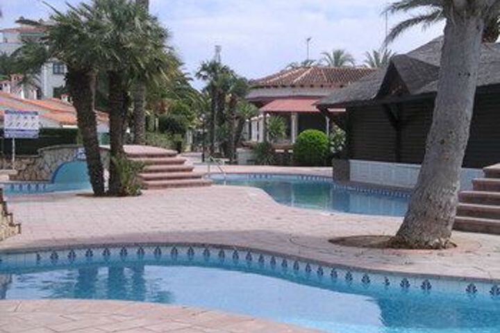 Pool 9 of 13