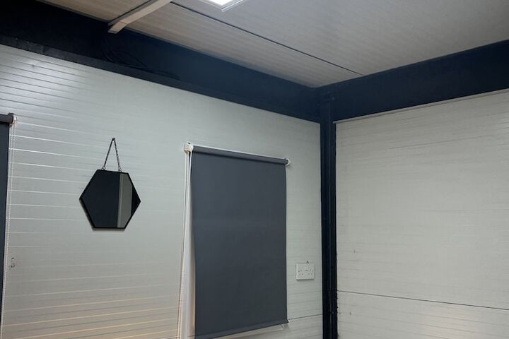 Room 4 of 11