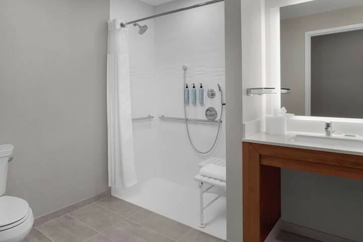 Room 14 of 26