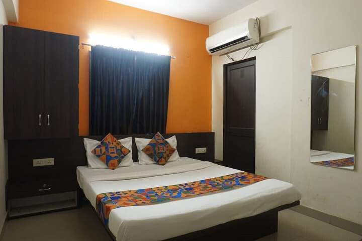 Room 5 of 15