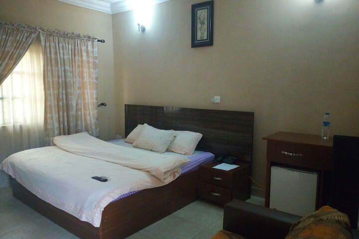Room 2 of 16