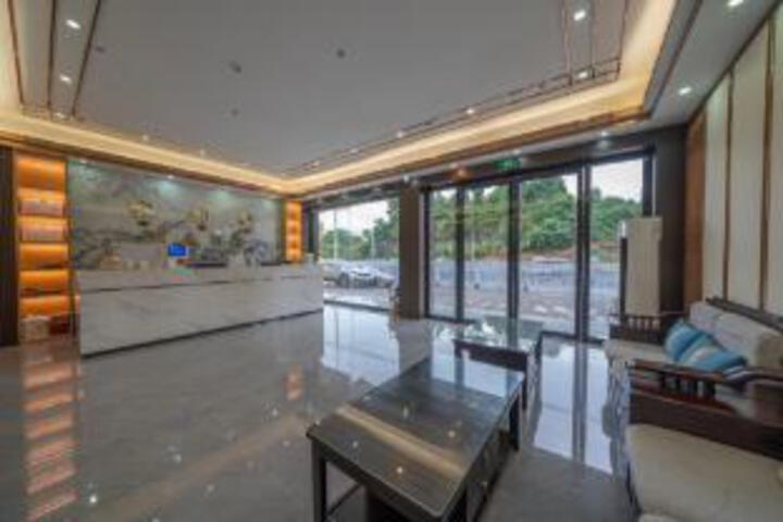 Litai Hotel (Branch of Baise Pingguo Engineering College)