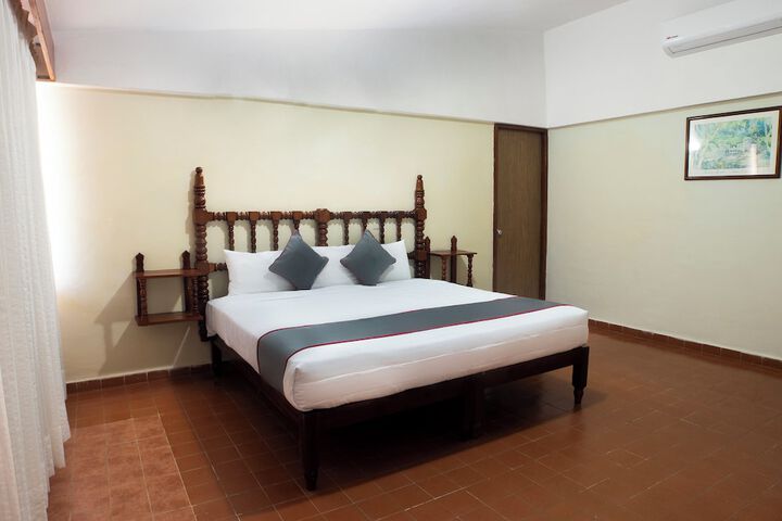 Room 38 of 182