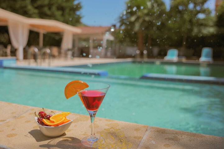 Pool 80 of 129
