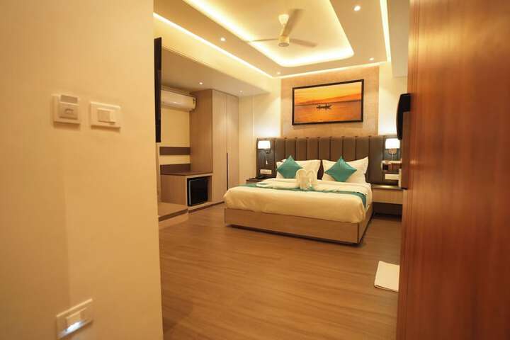 Room 7 of 30