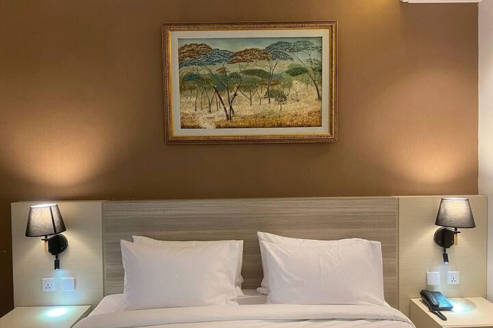 Room 7 of 34