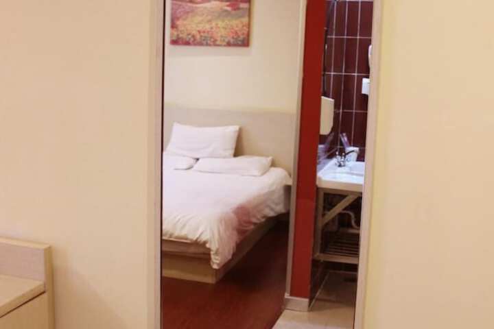 Room 16 of 43