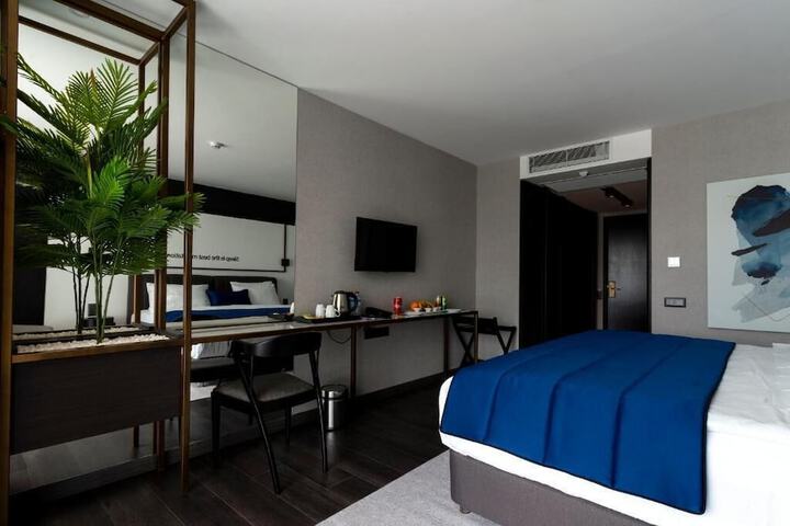 Room 4 of 46