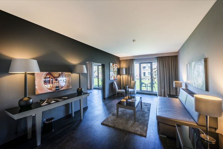 Room 16 of 53