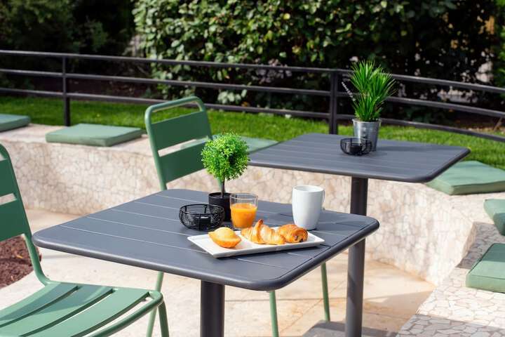 Breakfast/Coffee Service 47 of 76