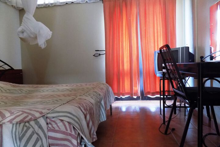 Room 13 of 35