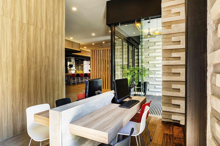 Business Center 52 of 67