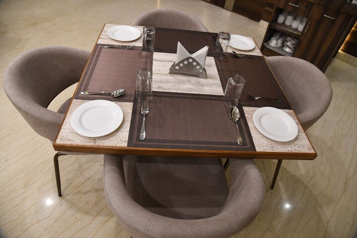 Dining 49 of 58