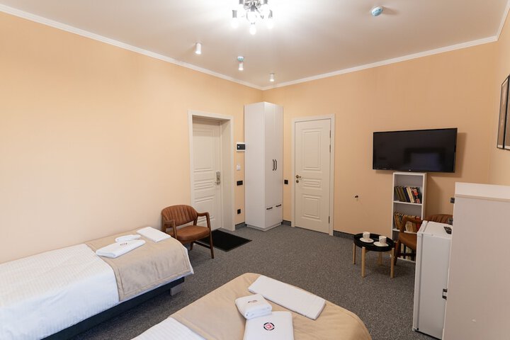 Room 7 of 25
