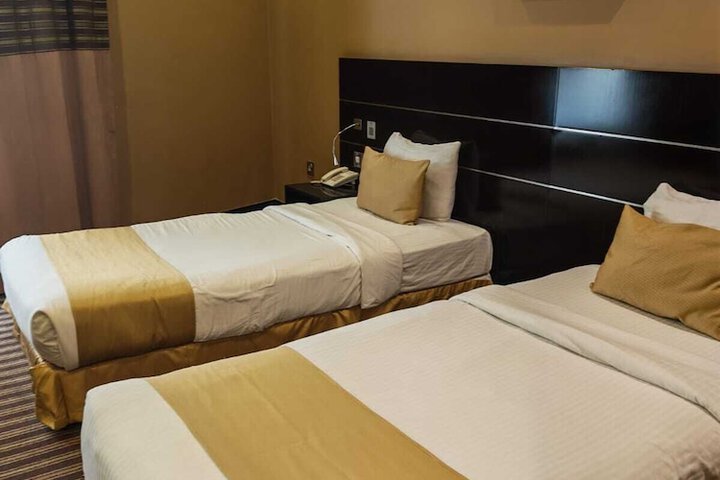 Room 28 of 74