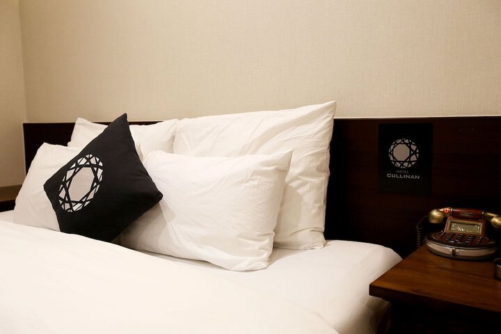 Room 8 of 60