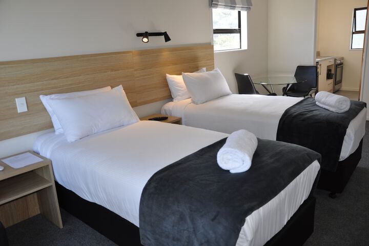 Room 10 of 80
