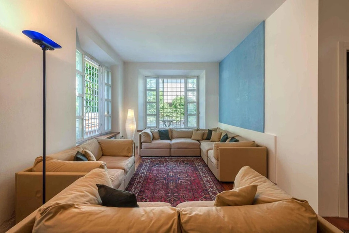 Room 4 of 20