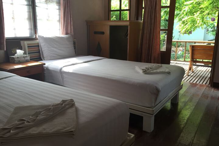 Room 20 of 151