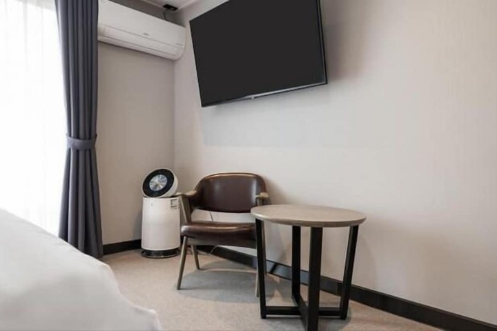 Room 12 of 67