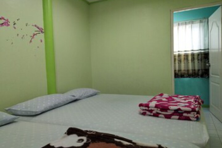 Room 33 of 50