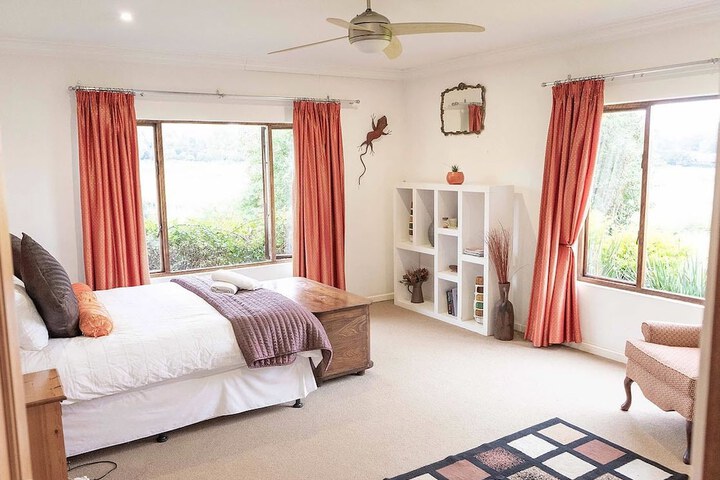 Room 5 of 19