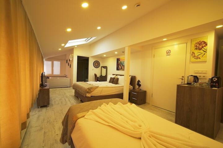 Room 32 of 42