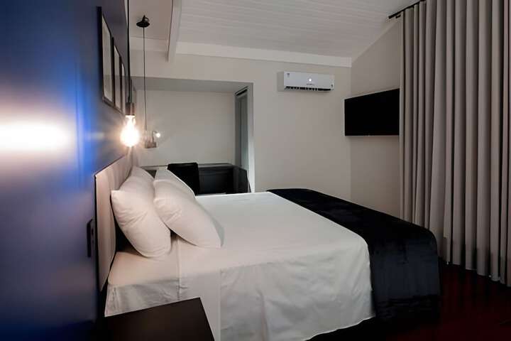 Room 20 of 93